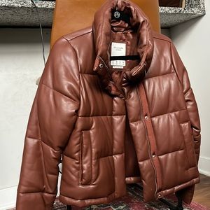 Abercrombie & Fitch Vegan Mini Puffer